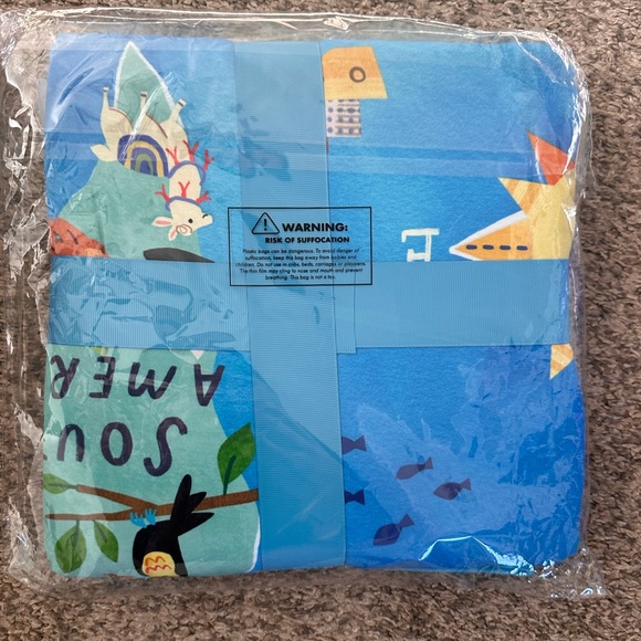 Little Sleepies Around the World Cloud Blanket - Picture 2 of 2